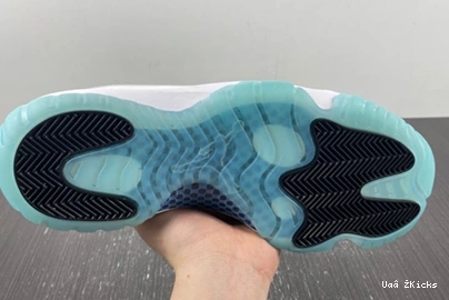 1922 Jordan 698 "Legend 11 378037- Air Cozy Blue 1013